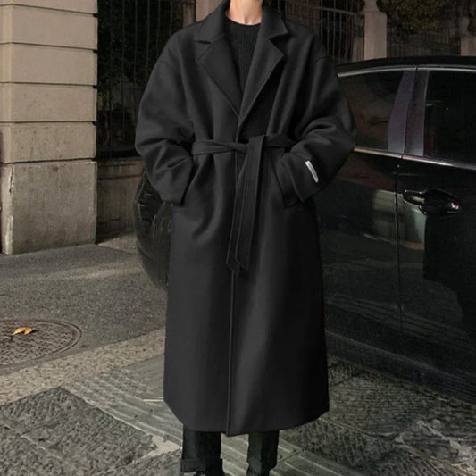 Elegant men's wool coat for autumn and winter