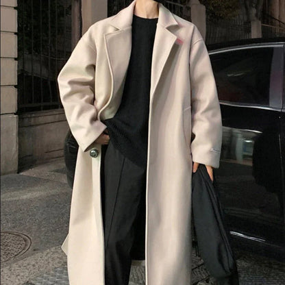Elegant men's wool coat for autumn and winter