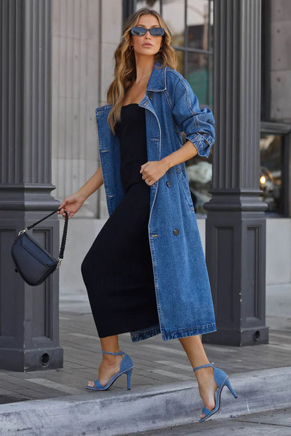 Long buttoned coat with belt – women
