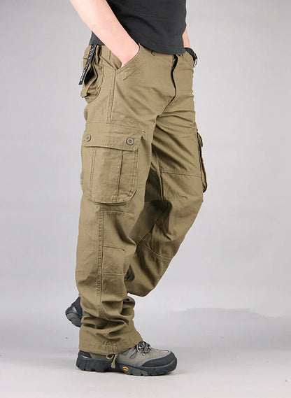 Cargo trousers with multiple pockets – casual outdoor style