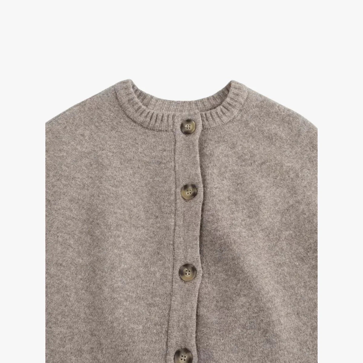 Chloe cardigan with buttons and a tiered hem – a stylish layer for women