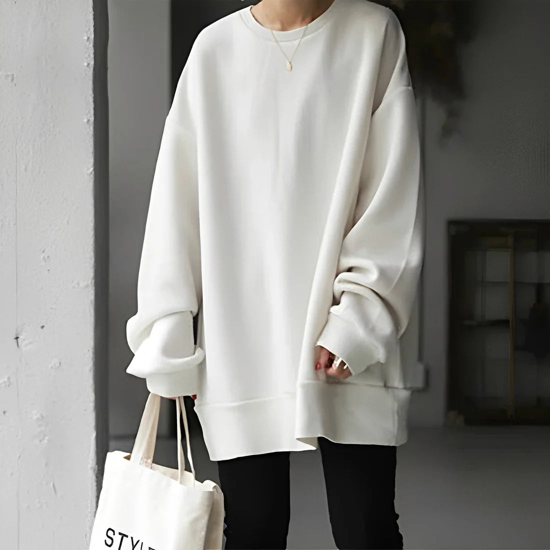 Jemima loose sweater with dropped shoulders – women