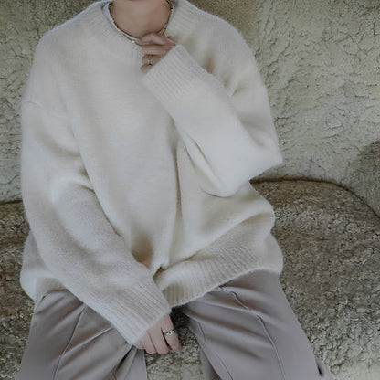 Olyvia – loose-fitting knit sweater in a simple design