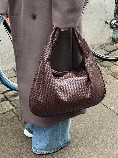 Luna woven handbag in a summery style