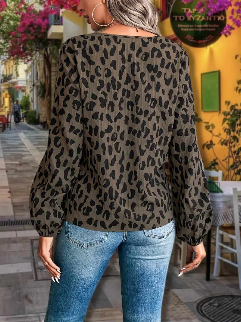 Mia - leopard print v-neck blouse