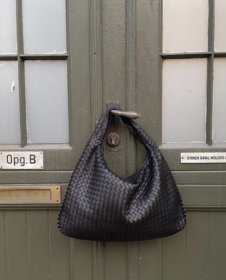 Luna woven handbag in a summery style