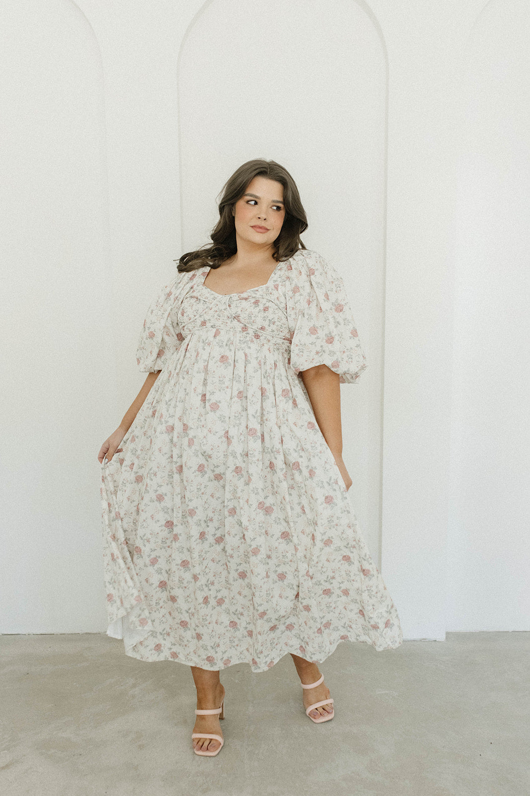 Harlow Maxi Dress in Off-White Floral - Bump Friendly & Inclusive Sizing (S-3XL)