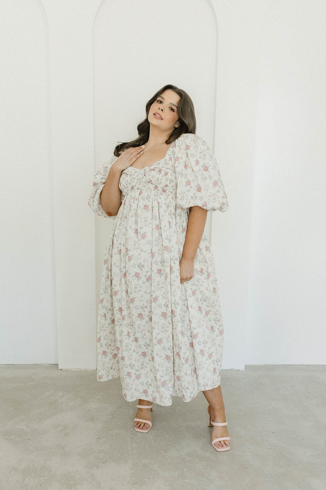 Harlow Maxi Dress in Off-White Floral - Bump Friendly & Inclusive Sizing (S-3XL)