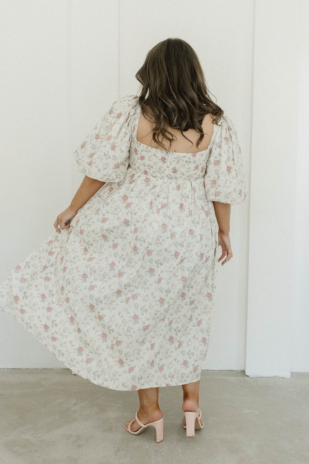 Harlow Maxi Dress in Off-White Floral - Bump Friendly & Inclusive Sizing (S-3XL)