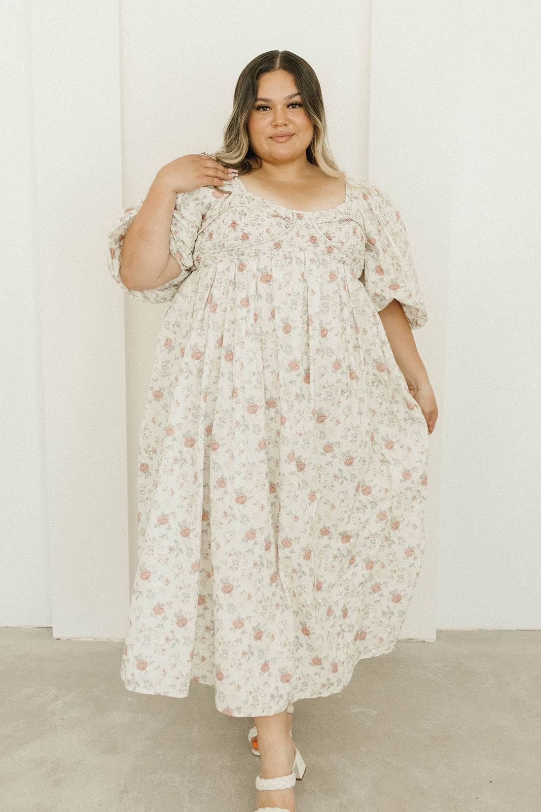 Harlow Maxi Dress in Off-White Floral - Bump Friendly & Inclusive Sizing (S-3XL)