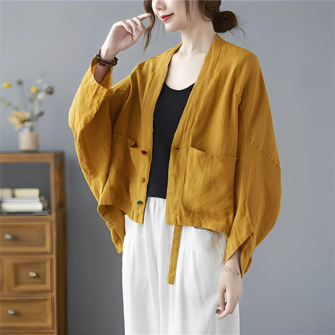 Shelia loose short cardigan with pockets – women