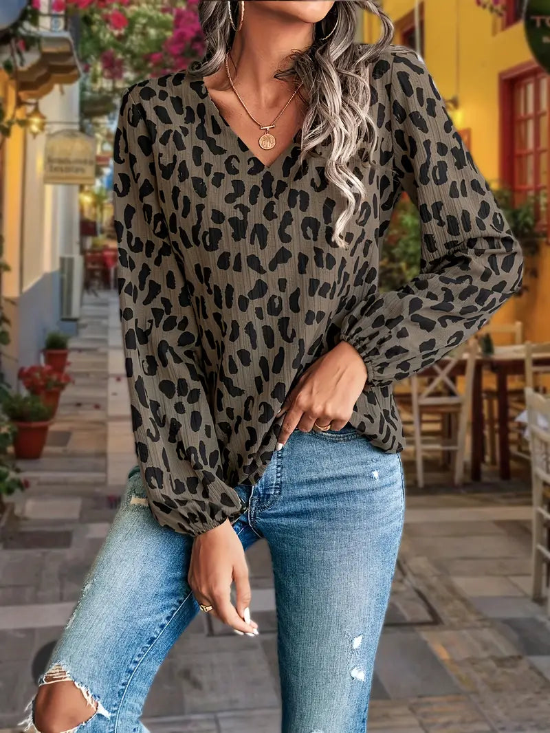 Mia - leopard print v-neck blouse