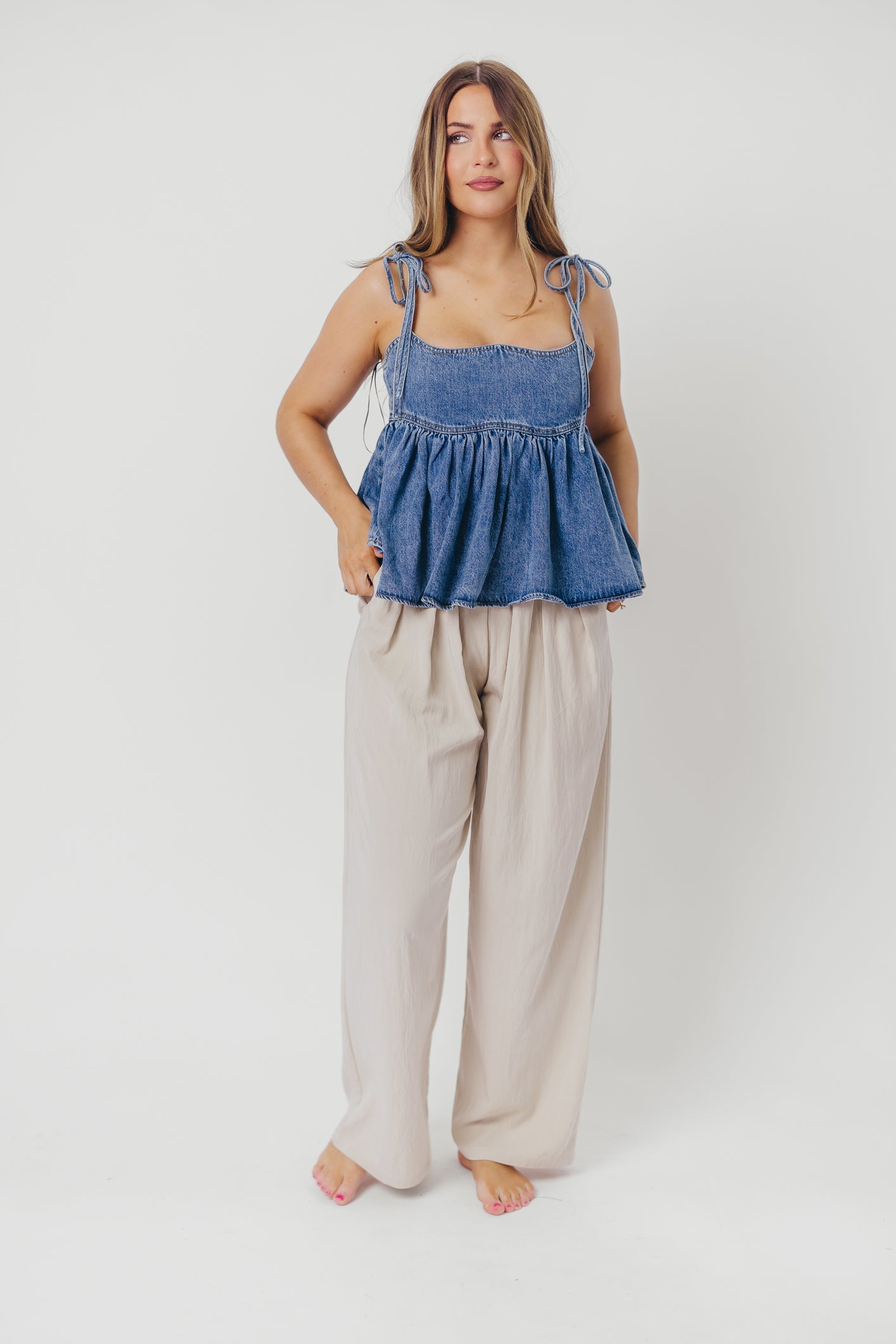 Ricci Scallop Edge Top in Medium Wash