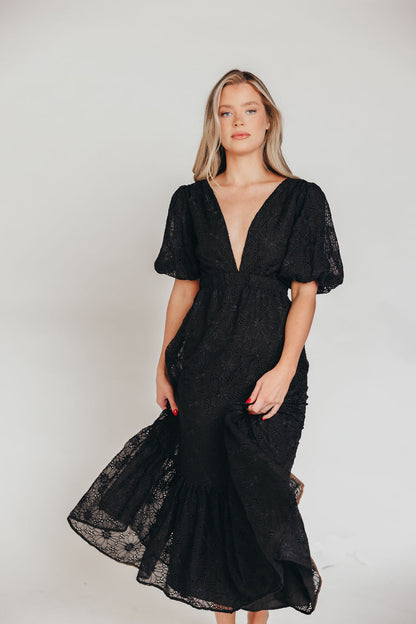 ASTR Jaxine Maxi Dress in Black