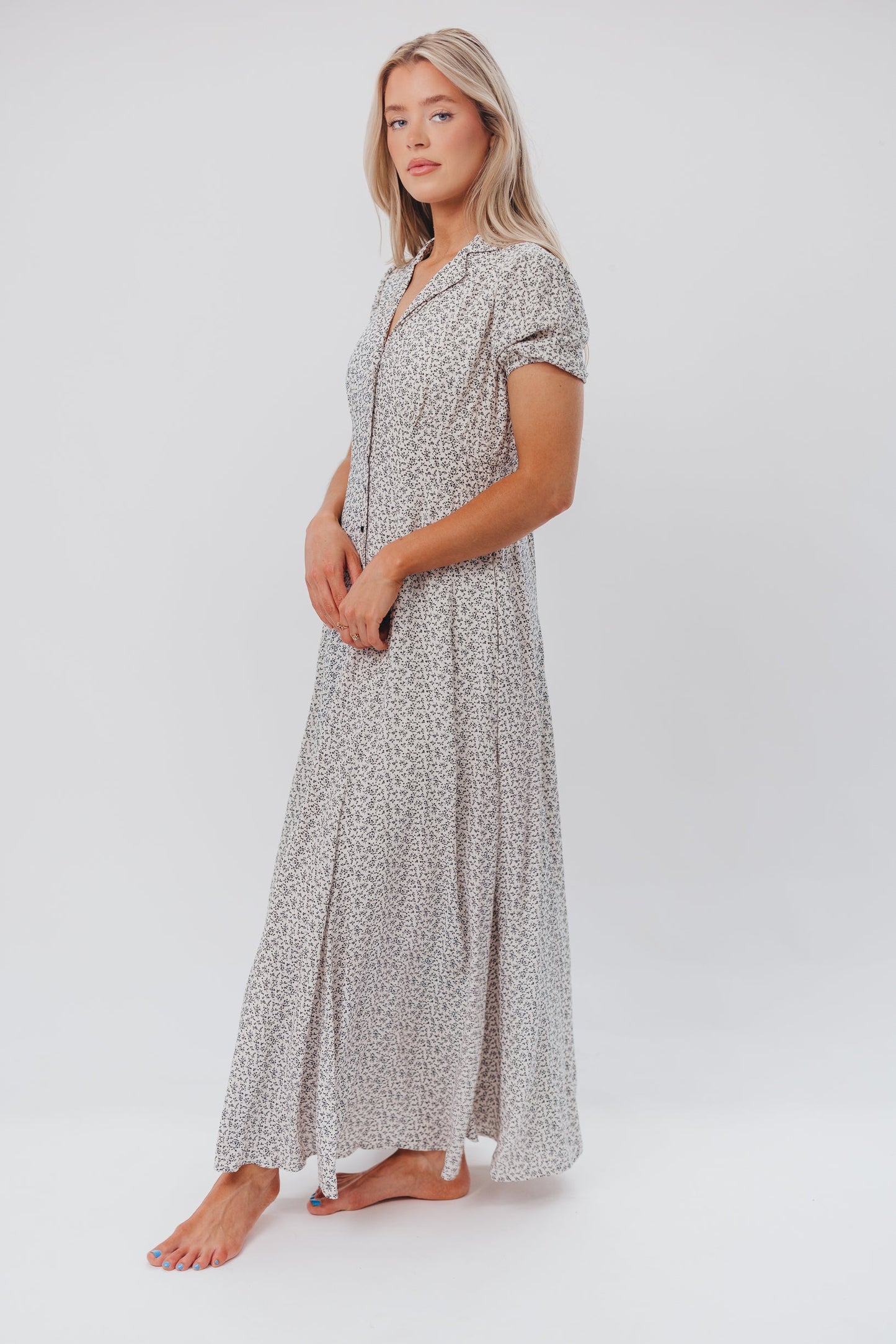 Mariah Collared Button-Down Maxi Dress in Creme Floral - Nursing Friendly