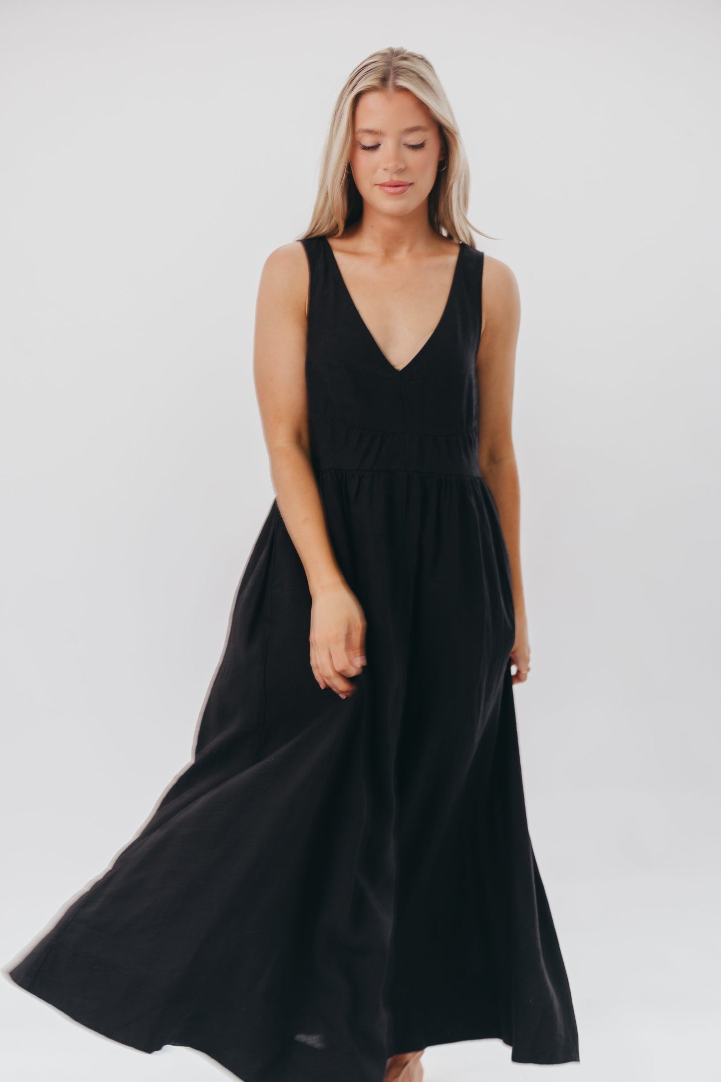 Eleonie 100% Linen Maxi Dress in Black