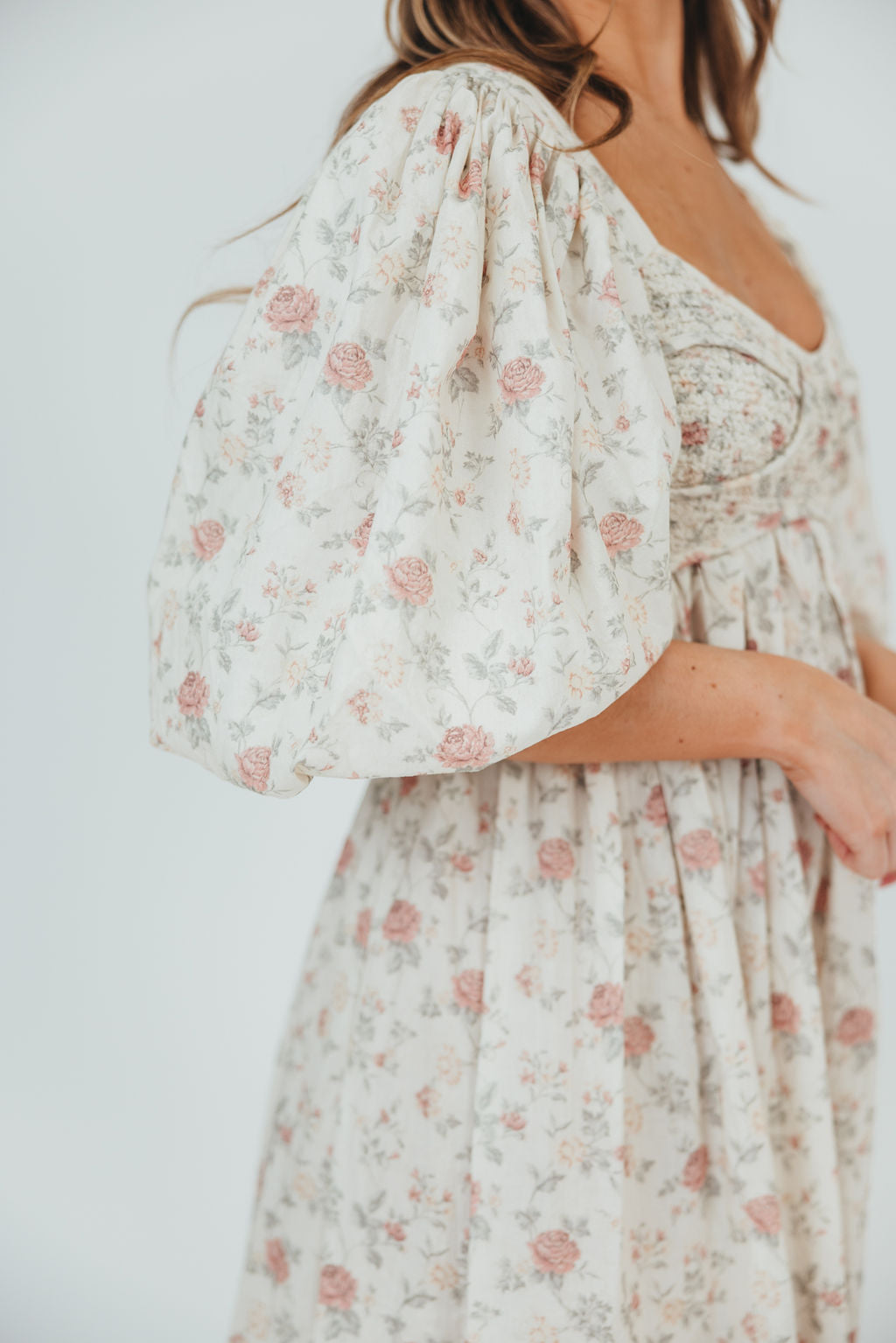 Harlow Maxi Dress in Off-White Floral - Bump Friendly & Inclusive Sizing (S-3XL)