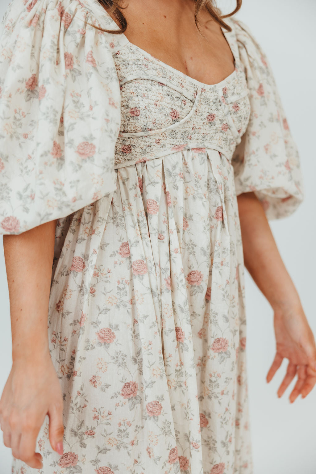 Harlow Maxi Dress in Off-White Floral - Bump Friendly & Inclusive Sizing (S-3XL)