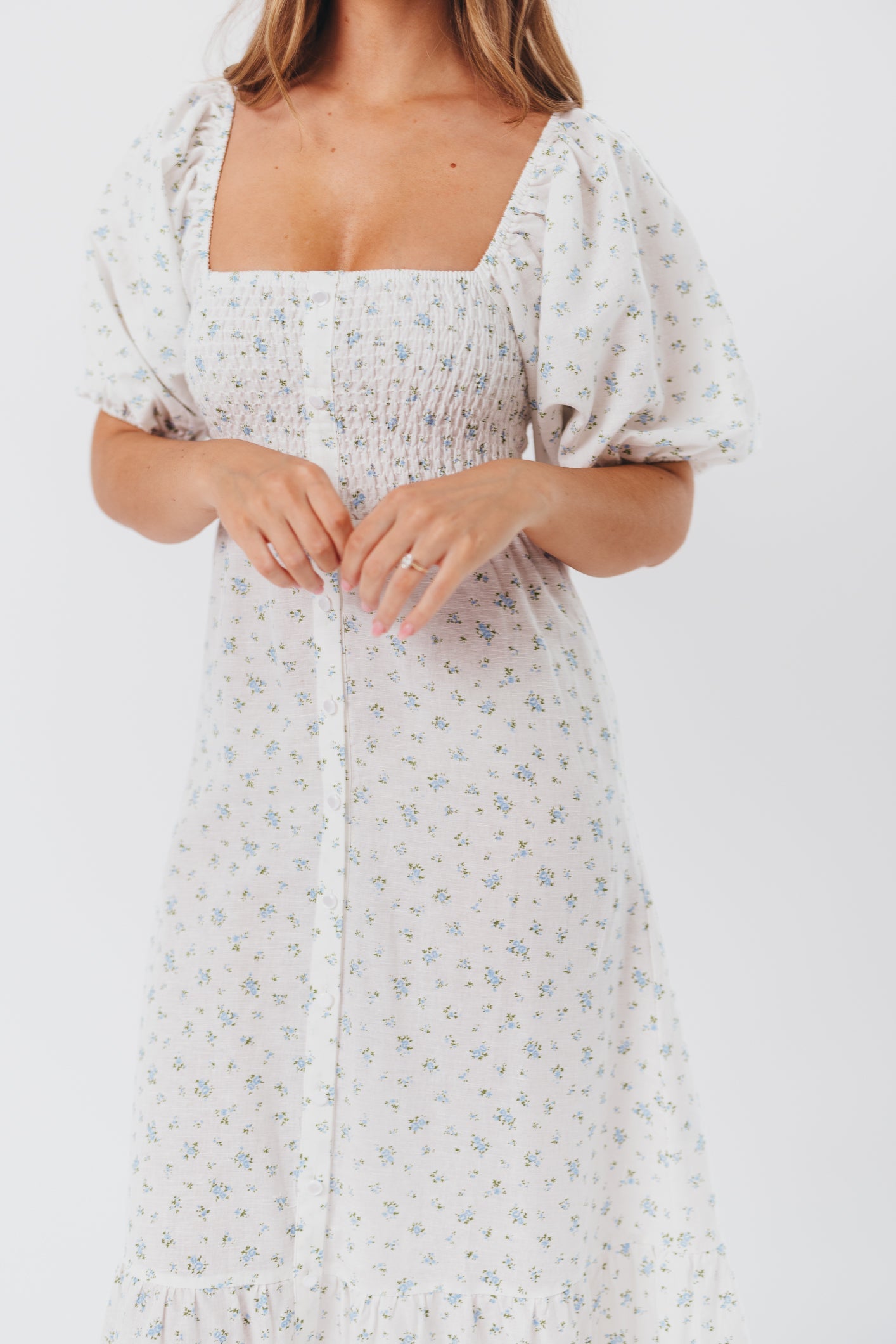 Daisy Maxi Dress in White/Blue Floral