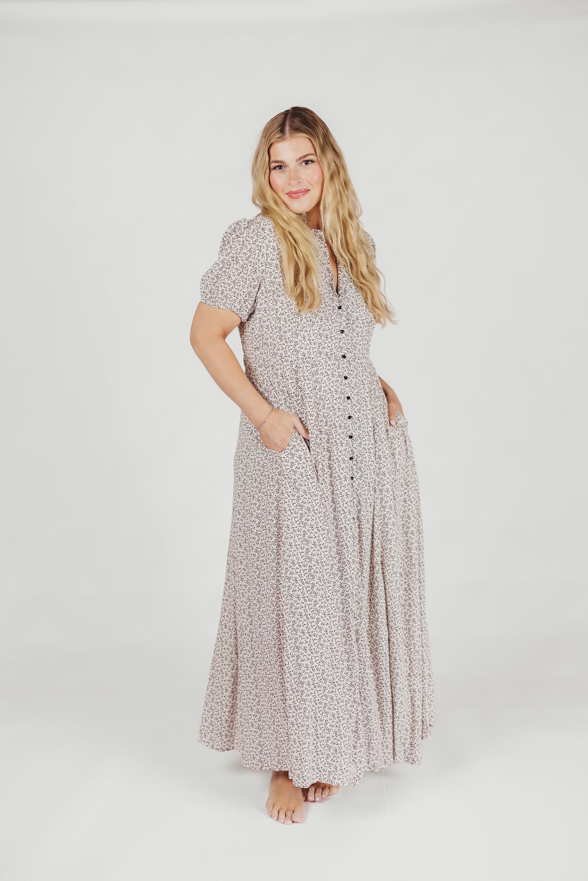 Mariah Collared Button-Down Maxi Dress in Creme Floral - Nursing Friendly