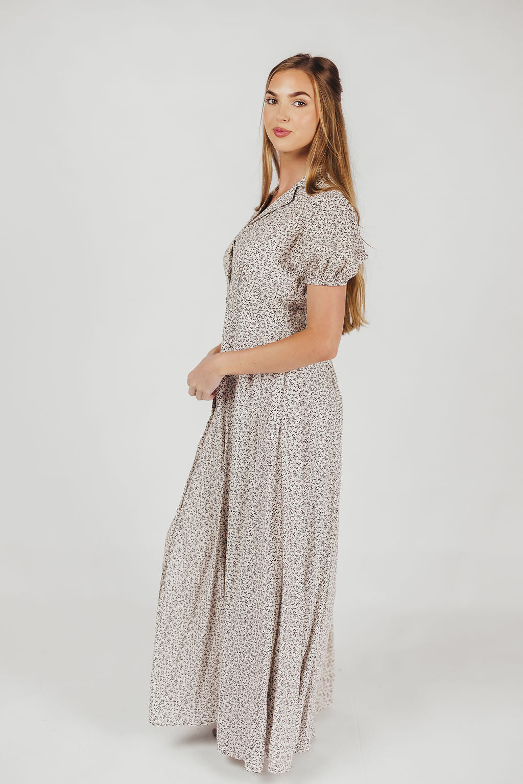 Mariah Collared Button-Down Maxi Dress in Creme Floral - Nursing Friendly