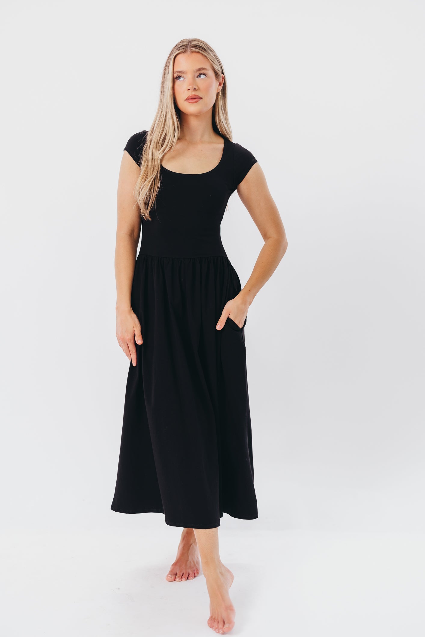 Larissa Short Sleeve Knit Midi Dress in Black