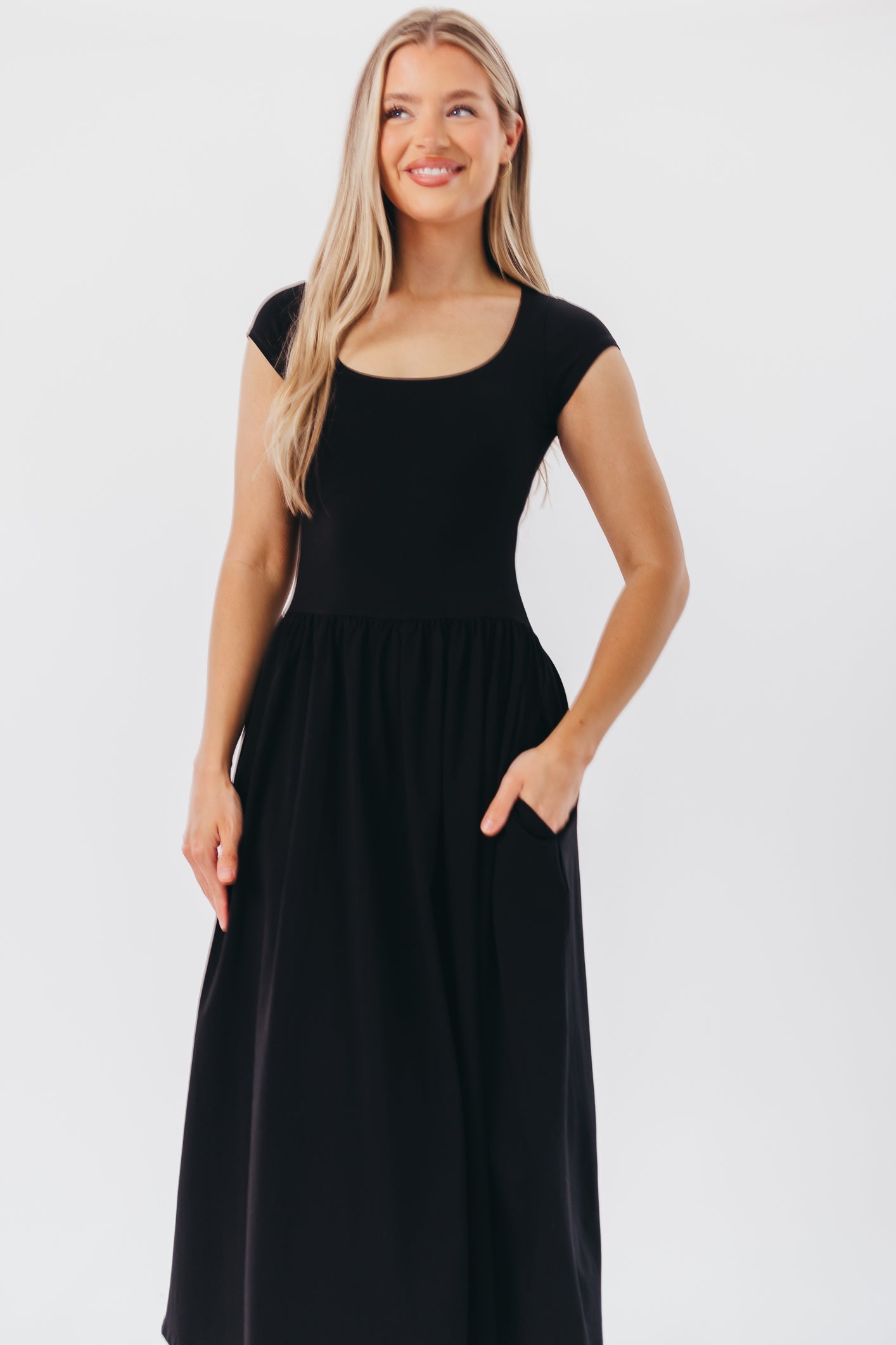 Larissa Short Sleeve Knit Midi Dress in Black