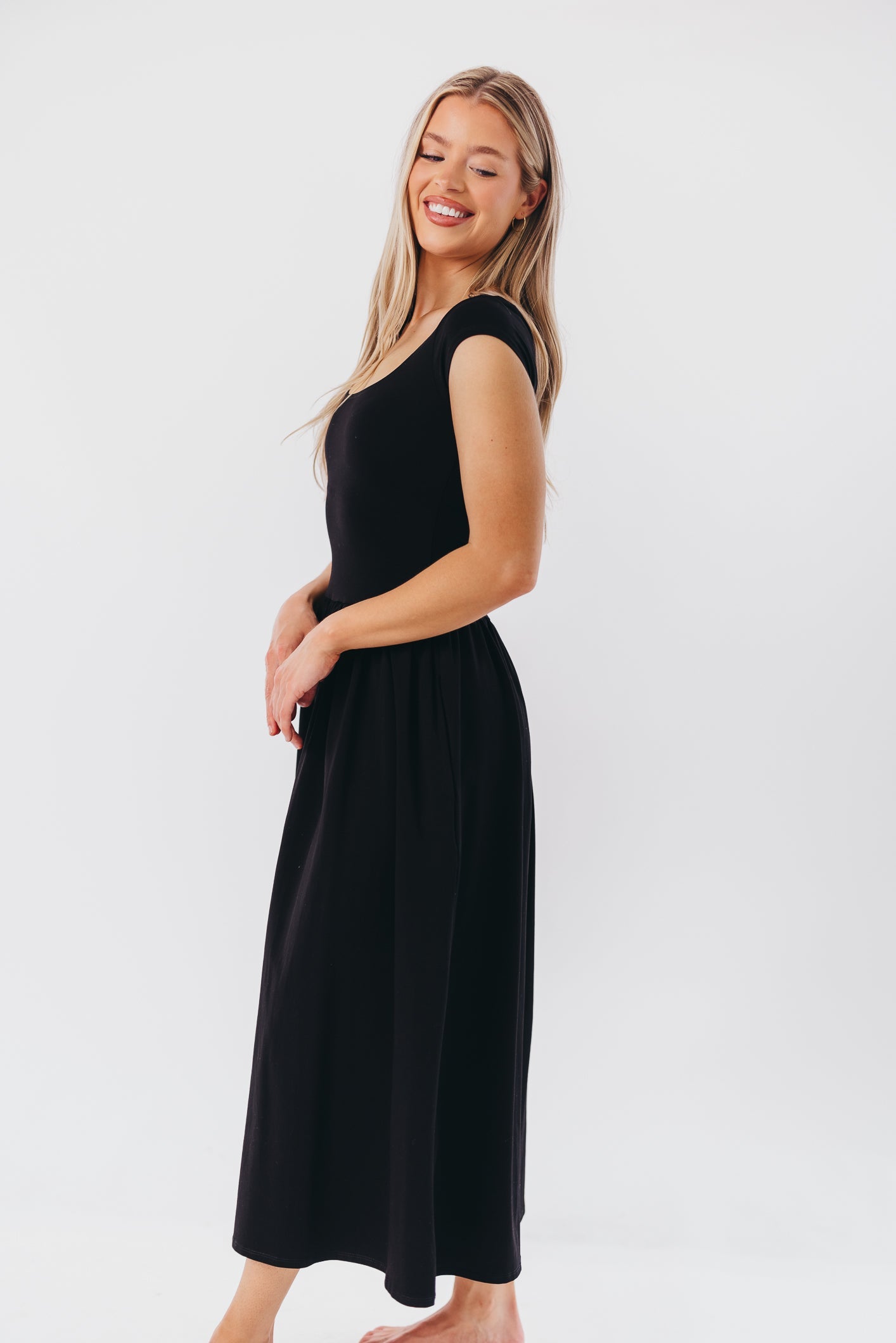 Larissa Short Sleeve Knit Midi Dress in Black