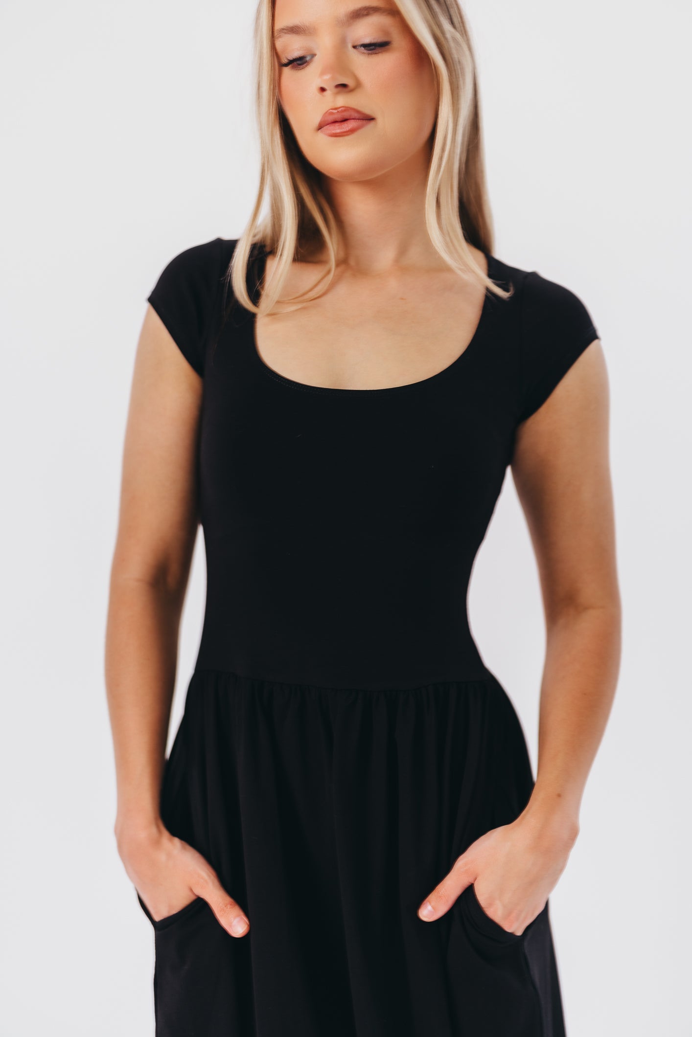 Larissa Short Sleeve Knit Midi Dress in Black