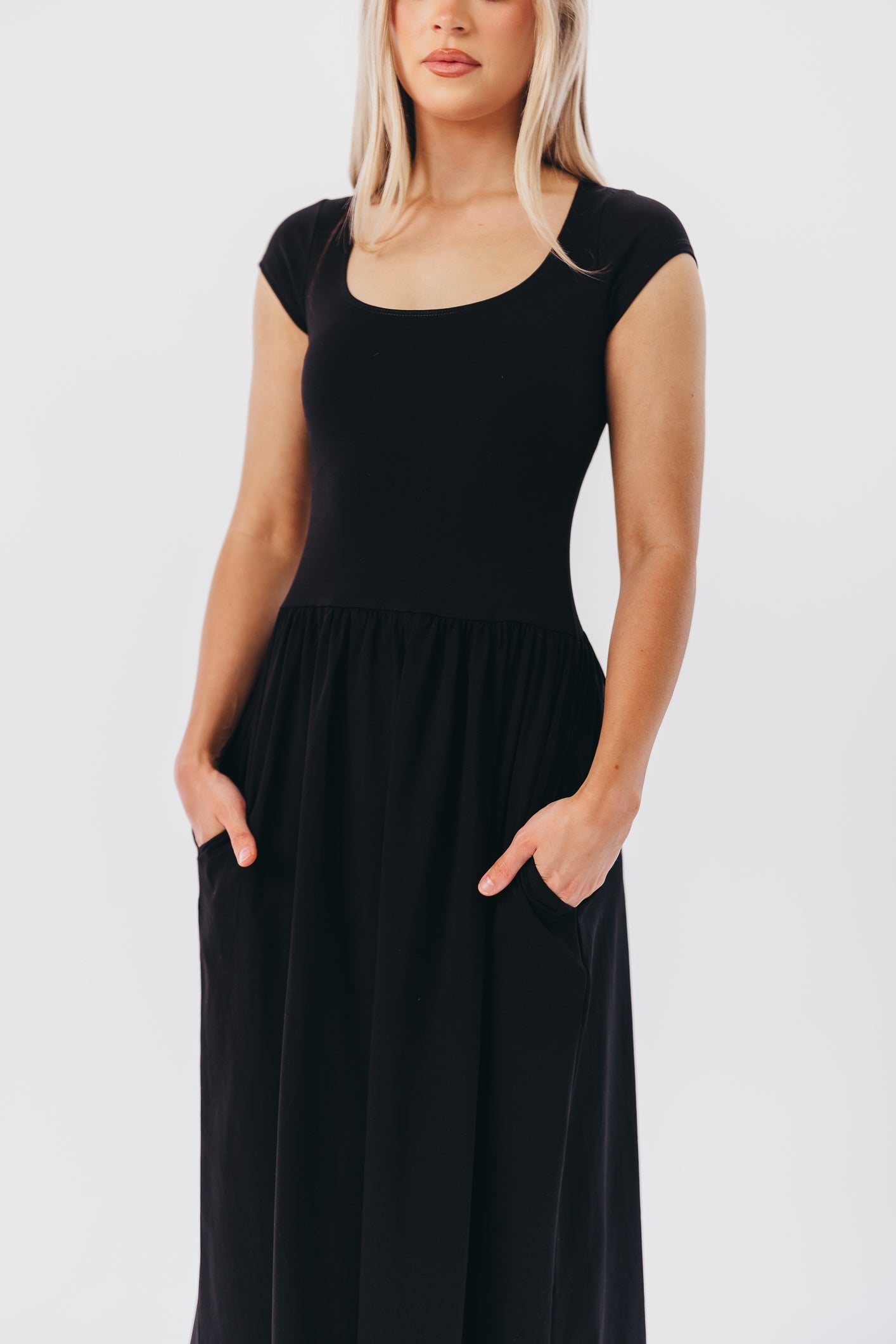 Larissa Short Sleeve Knit Midi Dress in Black