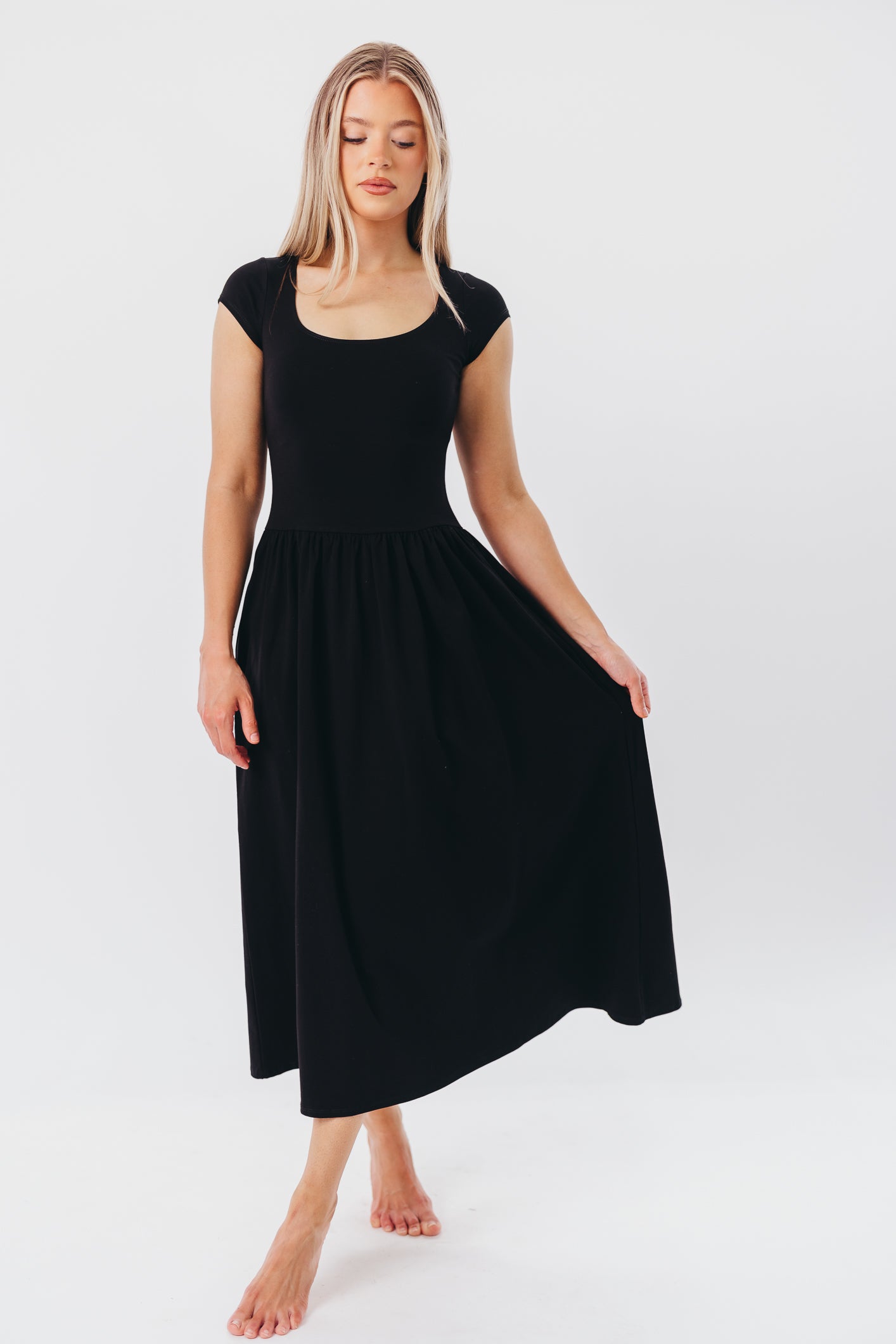 Larissa Short Sleeve Knit Midi Dress in Black