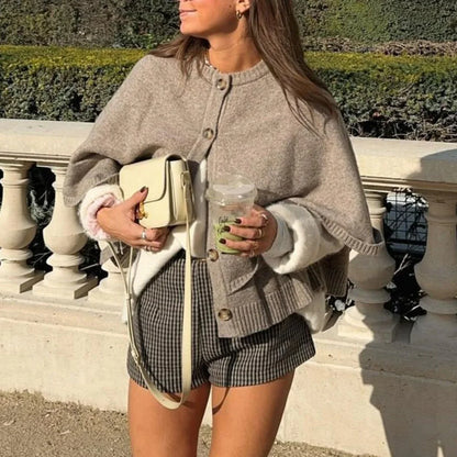 Chloe cardigan with buttons and a tiered hem – a stylish layer for women