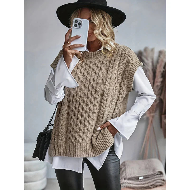 Sleeveless women's knitted vest in a timeless design