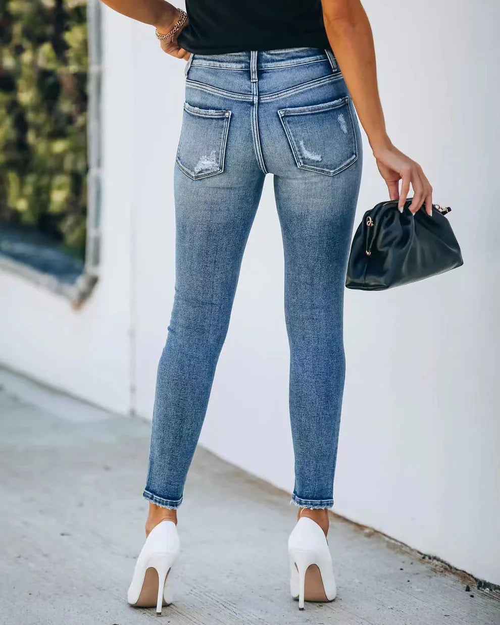 Cyrilla casual slim-fit ripped jeans – women