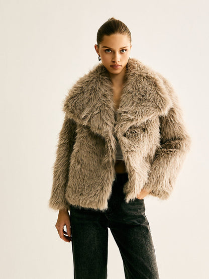 Luxurious faux-fur jacket – women