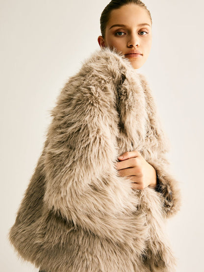Luxurious faux-fur jacket – women