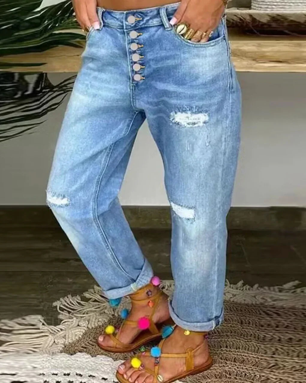 High-waisted buttoned ripped casual jeans – women