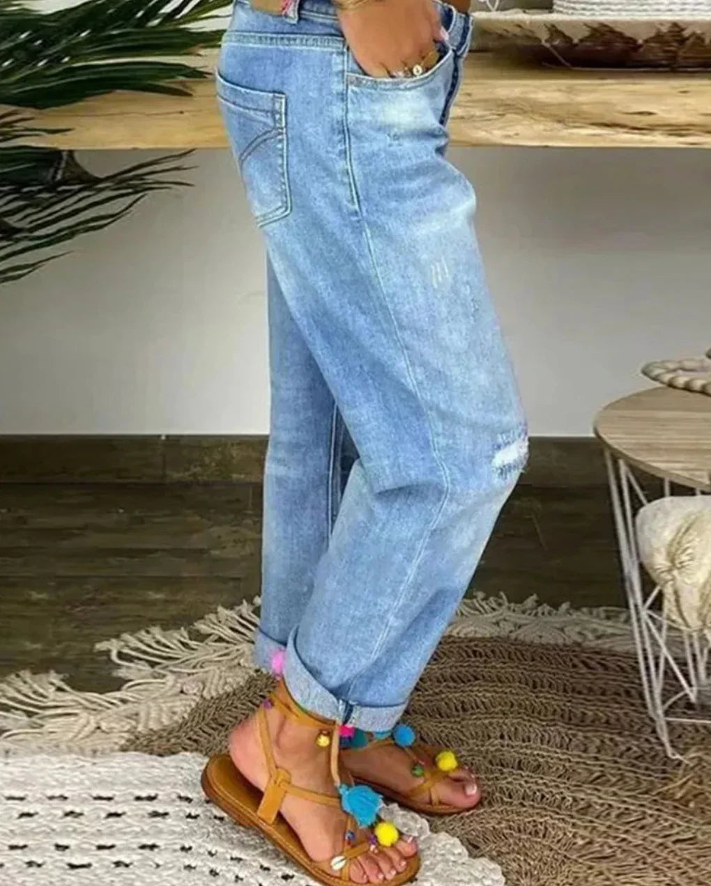 High-waisted buttoned ripped casual jeans – women