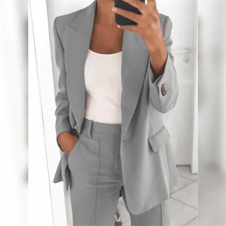 Elegant suit for women