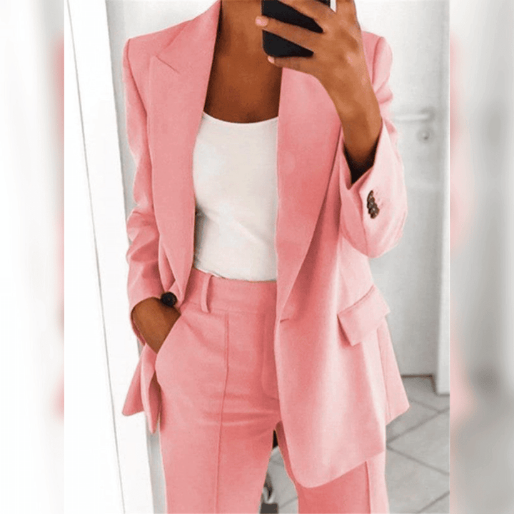 Elegant suit for women