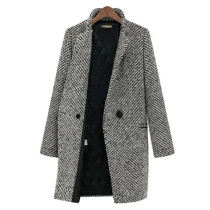 Long women's coat with double-breasted button placket and pattern