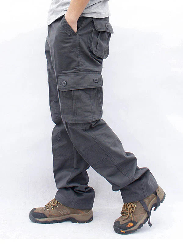 Cargo trousers with multiple pockets – casual outdoor style