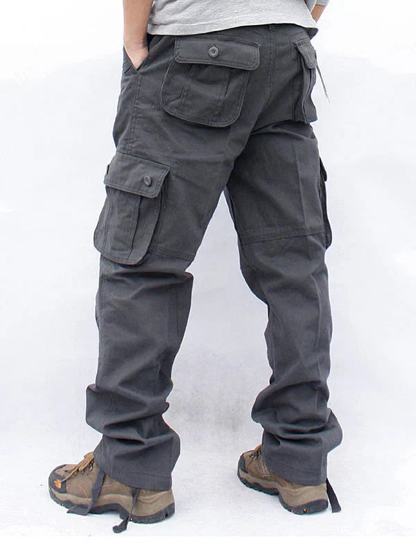 Cargo trousers with multiple pockets – casual outdoor style