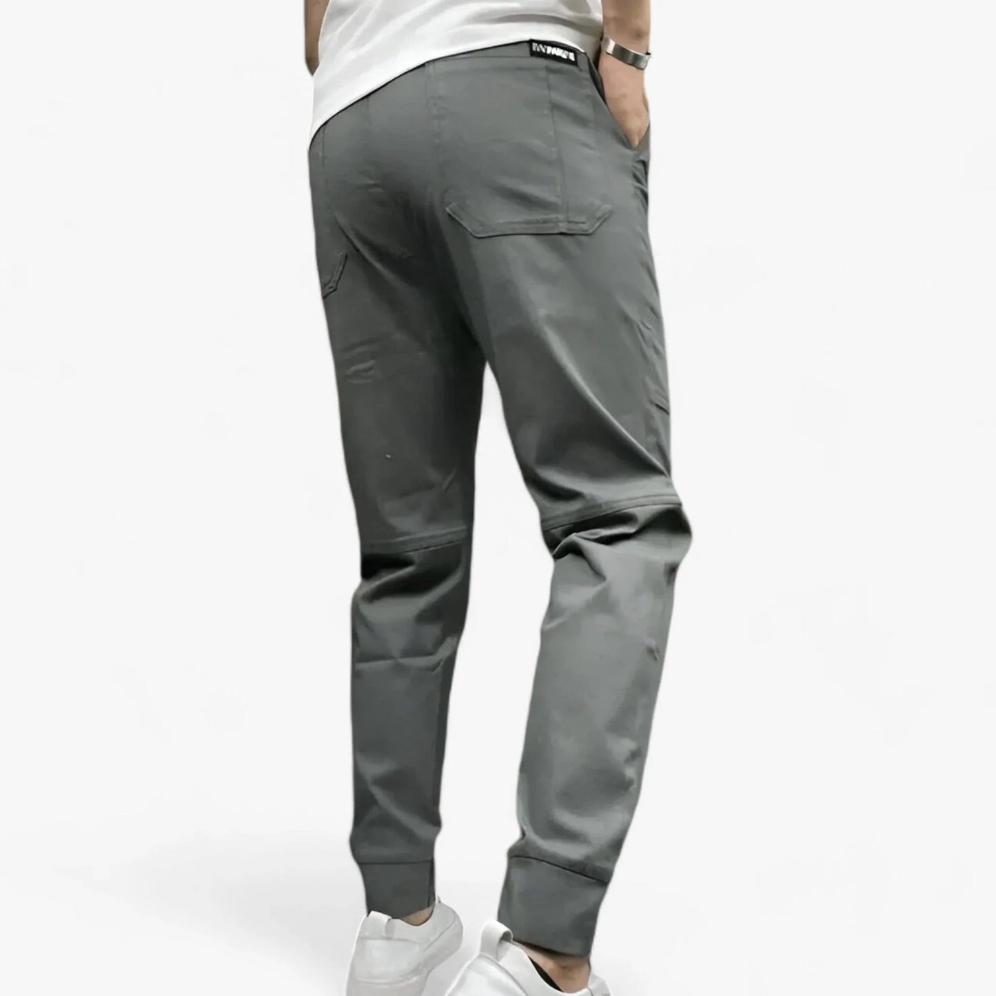 Modern cargo trousers with elasticated waistband – a comfortable all-rounder