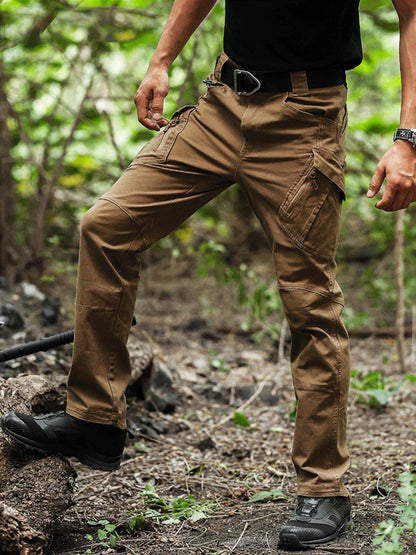 Tactical cargo pants with multiple pockets – men