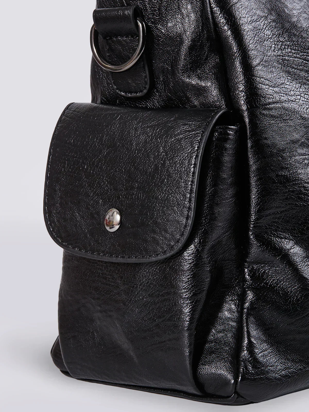Harper structured shoulder bag in a modern design