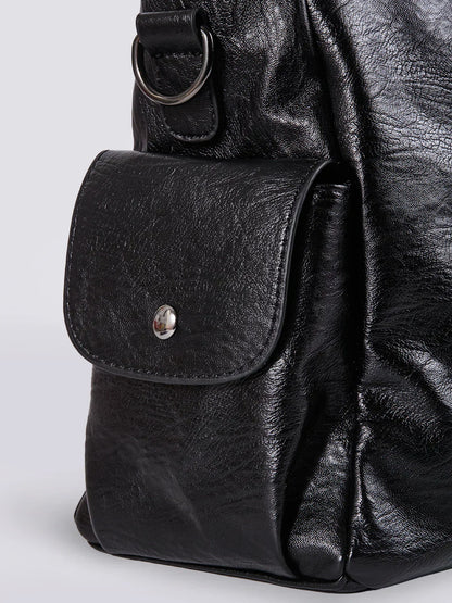 Harper structured shoulder bag in a modern design
