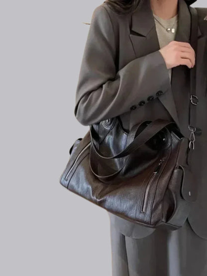 Harper structured shoulder bag in a modern design