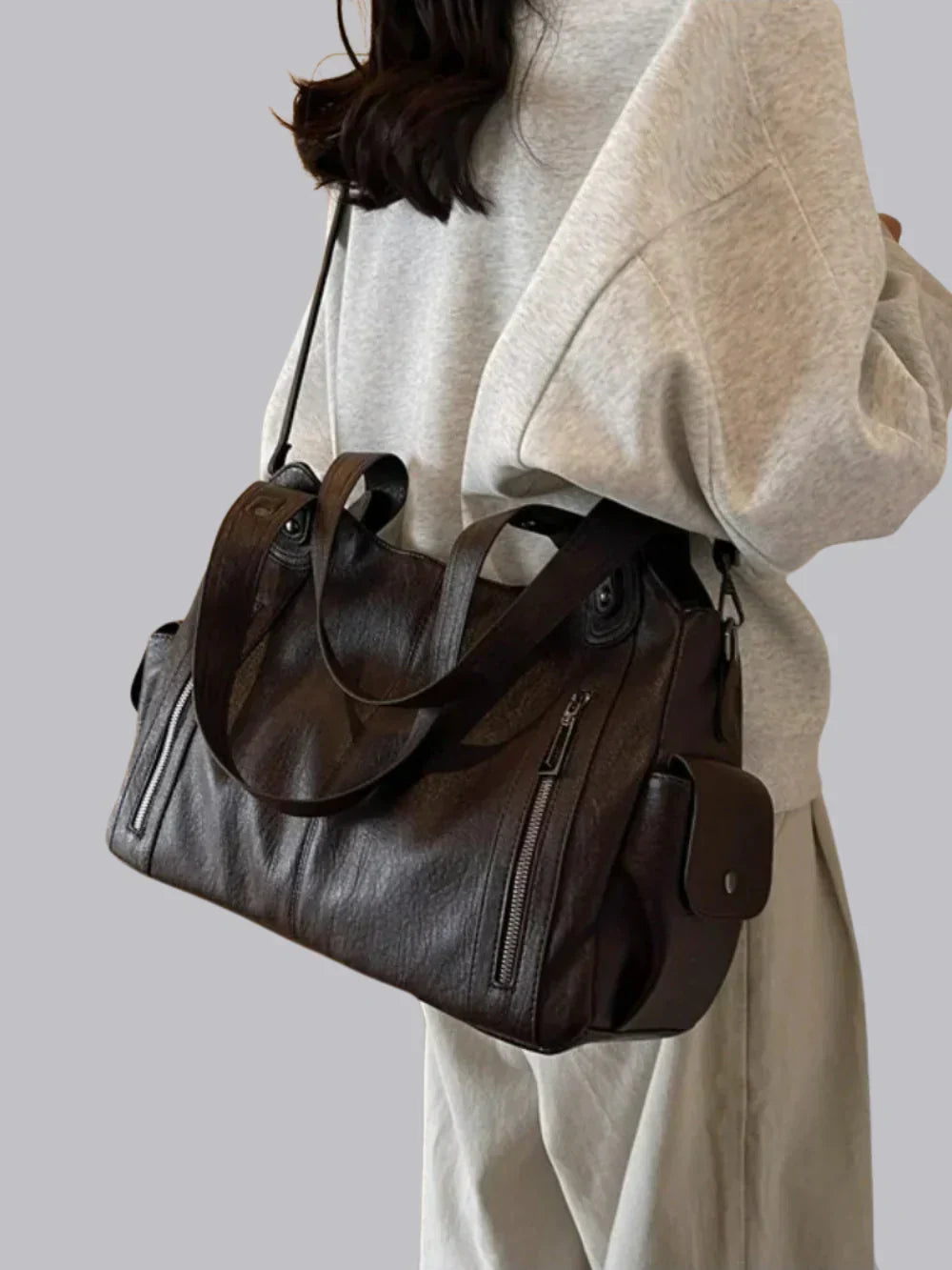 Harper structured shoulder bag in a modern design