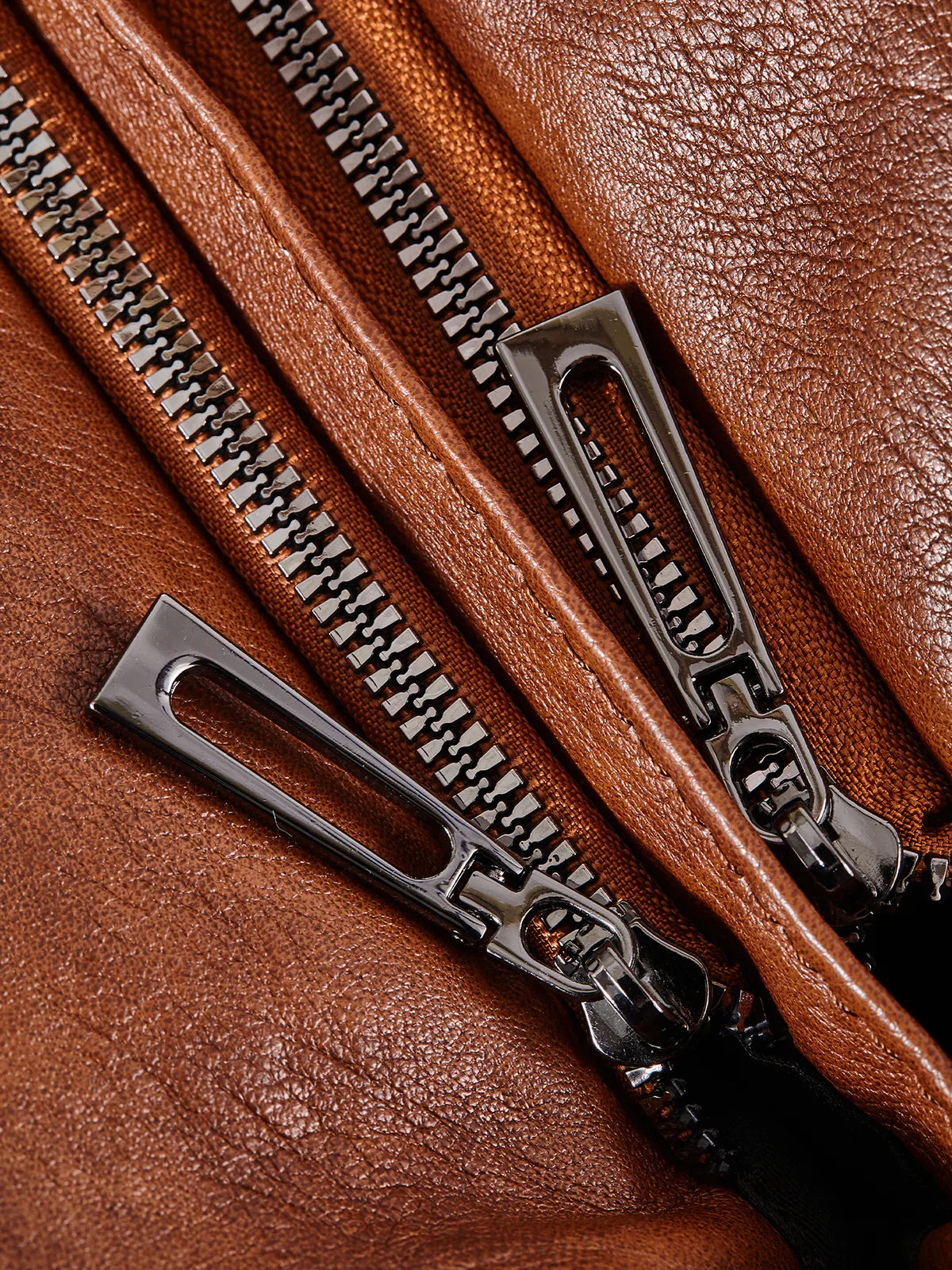 Harper structured shoulder bag in a modern design